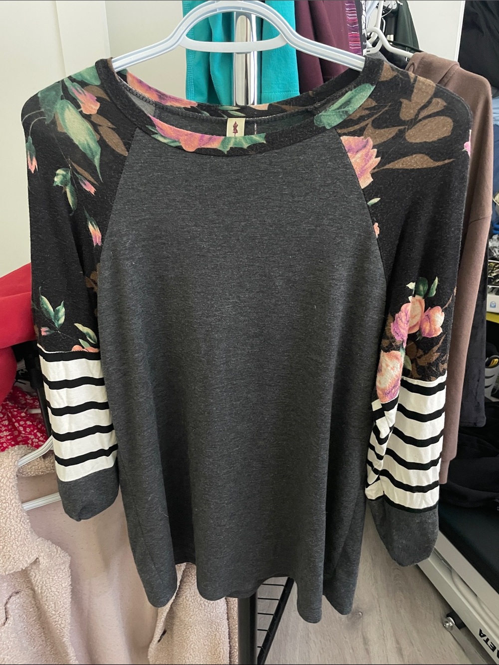 Women’s Dark Gray Floral Raglan Sleeve Top